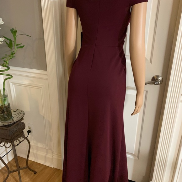 Women’s junior burgundy off- shoulder maxi length - Picture 10 of 11